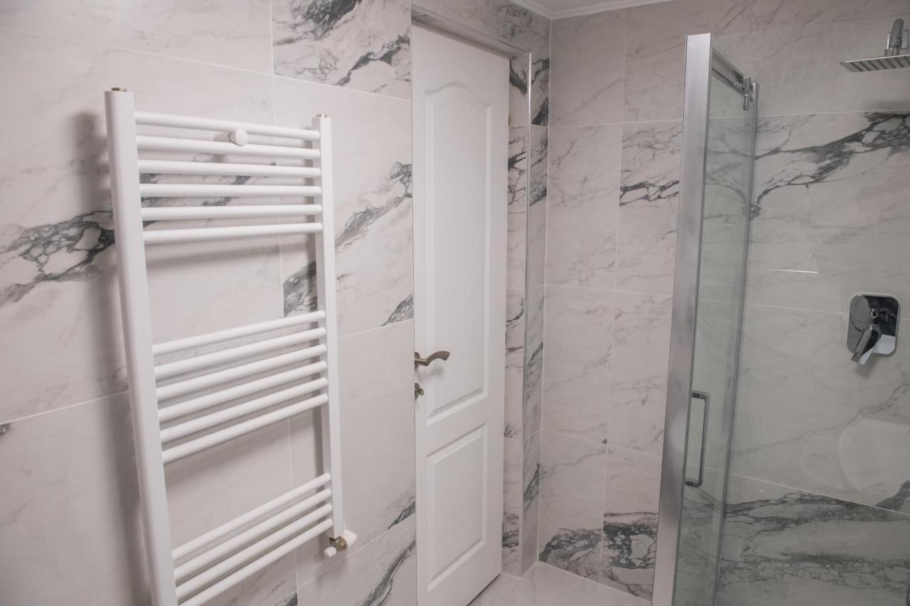 Apart Hotel Center Piatra Neamţ 外观 照片