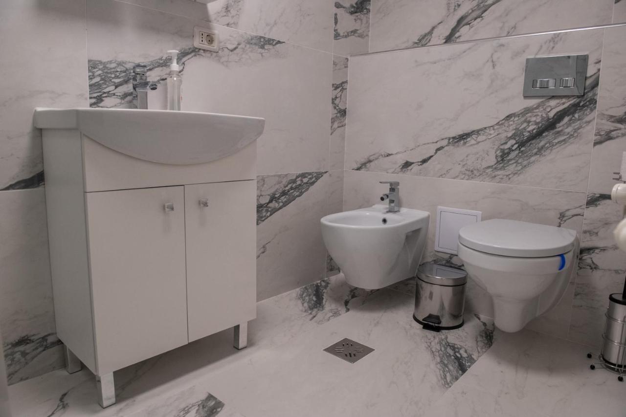 Apart Hotel Center Piatra Neamţ 外观 照片